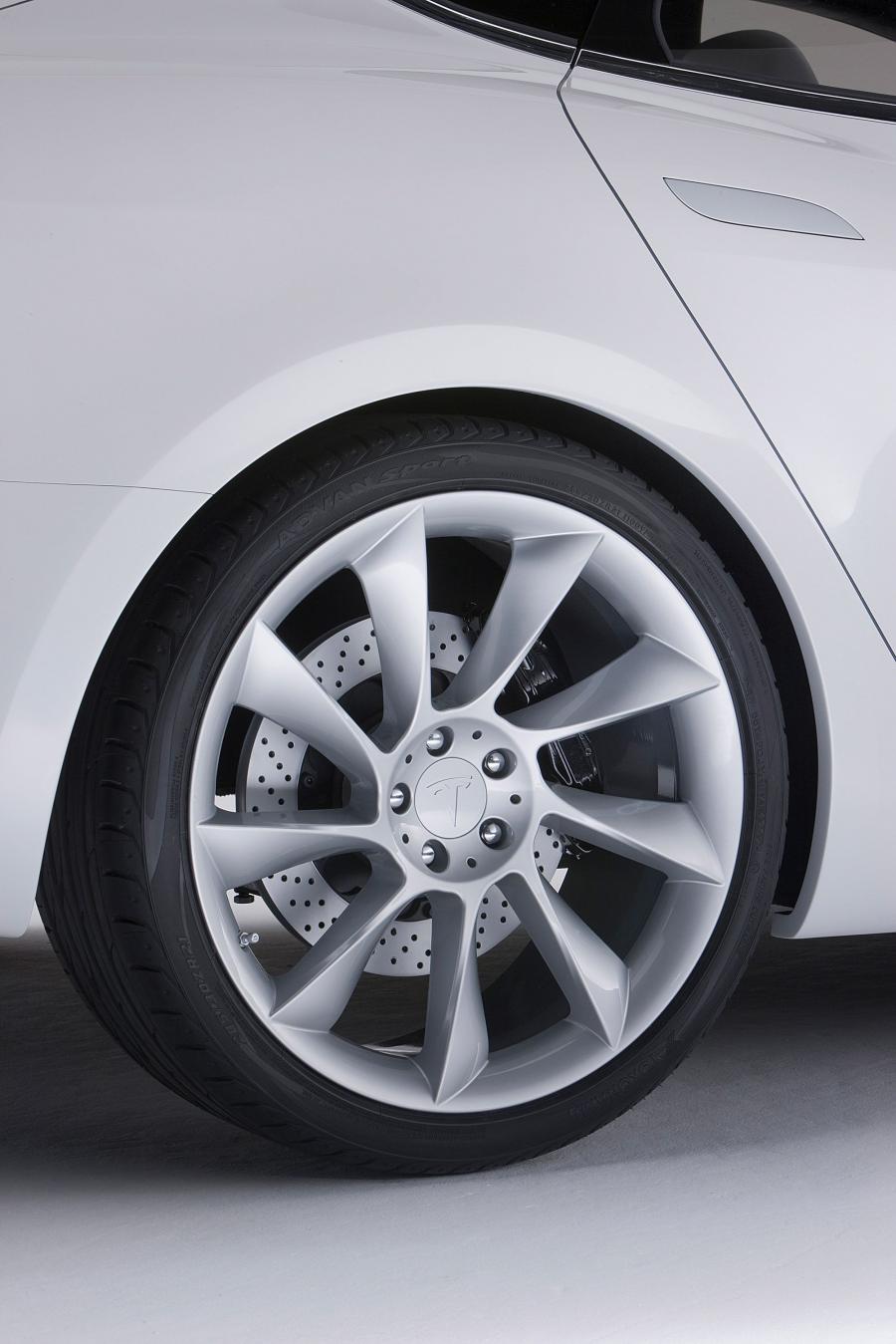  Tesla Model S 2009 года  (фото 43 из 44)